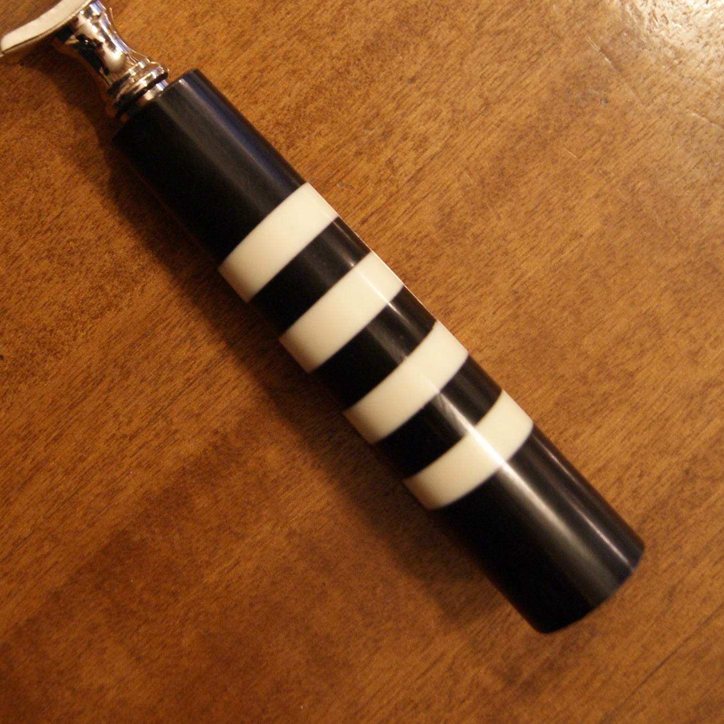 Lente d'ingrandimento con manico in osso - Ø 7,5 cm