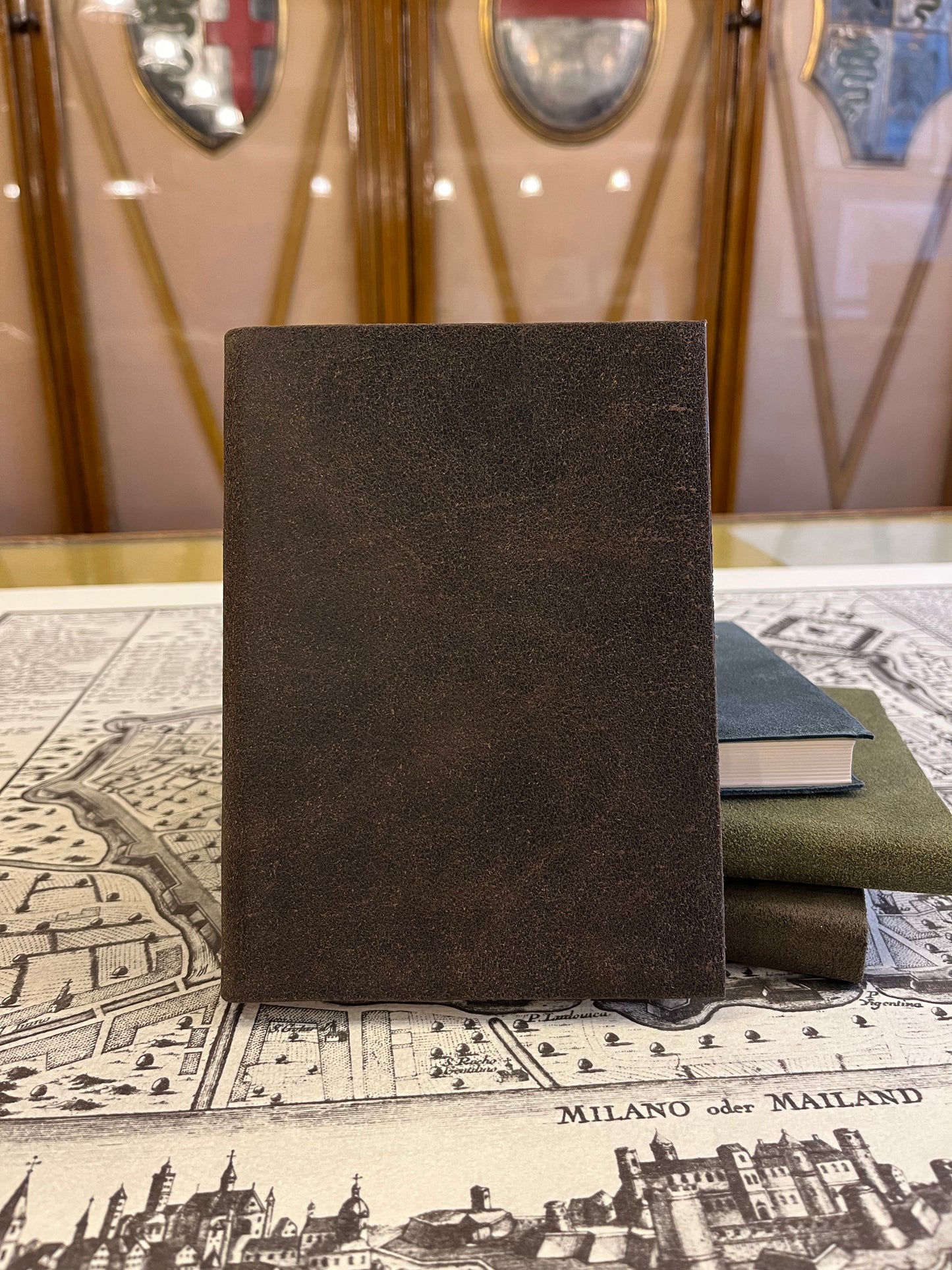 Quaderno 120 pagine bianche, copertina in pelle scamosciata -  12 x 16 cm