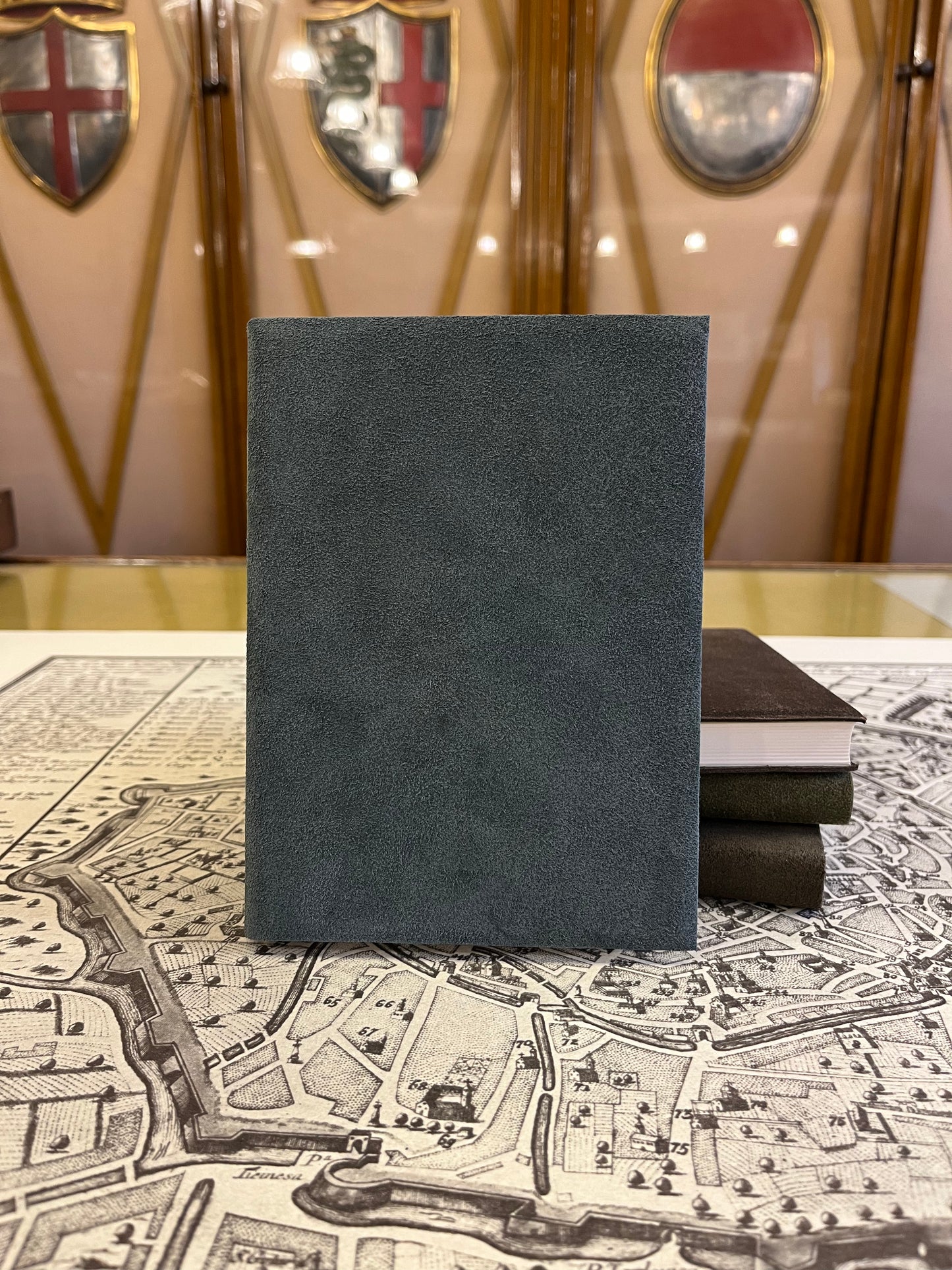 Quaderno 120 pagine bianche, copertina in pelle scamosciata -  12 x 16 cm